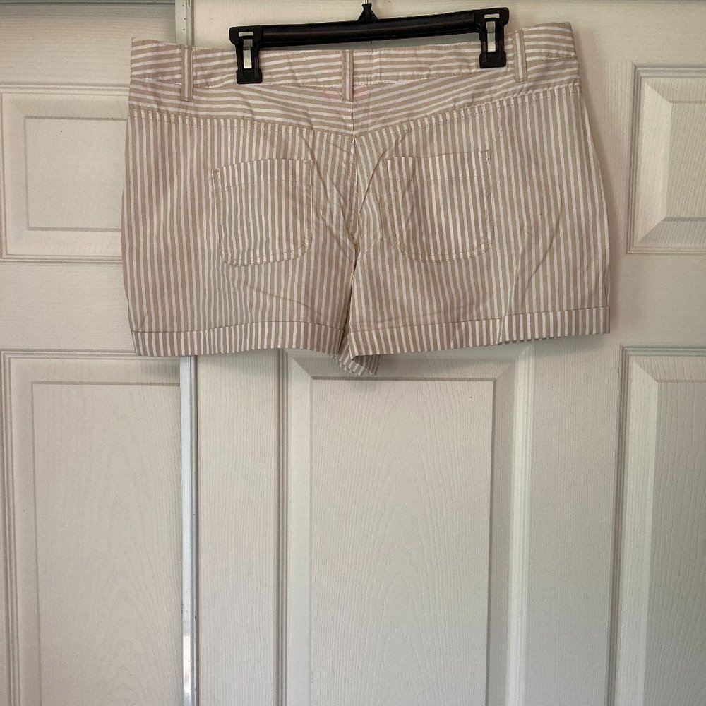 NWT Mix & Co Womens Khaki White Beige Stripe woven short Stretch Pockets Size L - Picture 2 of 7